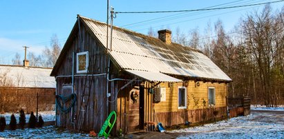 "Nasz nowy dom". W takich warunkach mieszkała chora na raka czterolatka