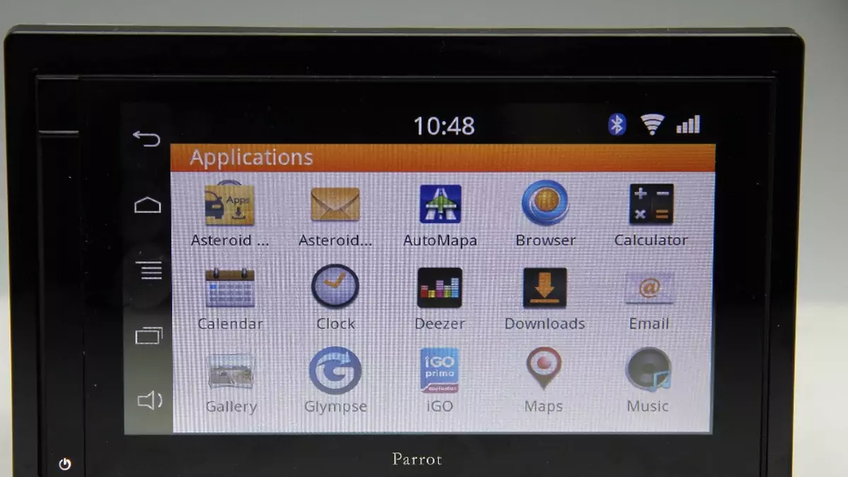 Parrot Asteroid Smart: radio multimedialne, które potrafi tyle co zainstalowane w nim aplikacje. 