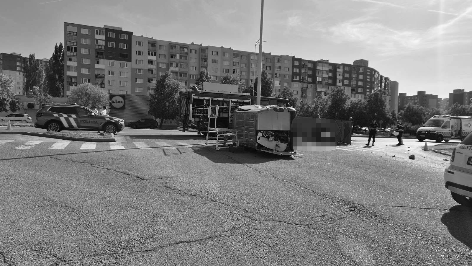 Pri nehode v Košiciach na Americkej triede zahynul motocyklista