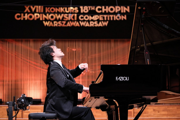 Pianista Bruce (Xiaoyu) Liu podczas ostatniego dnia przesłuchań III etapu Konkursu Chopinowskiego w sali koncertowej Filharmonii Narodowej w Warszawie