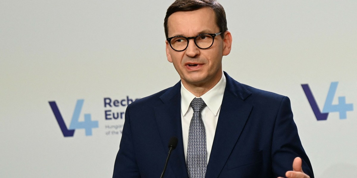 Mateusz Morawiecki deklarował wcześniej, że tzw. tarcza antyinflacyjna będzie przewidywać m.in. obniżkę akcyzy na nośniki energii. 