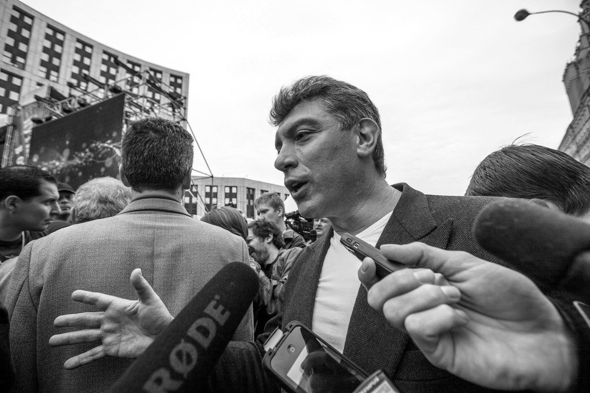 W Moskwie zniszczono portrety Niemcowa