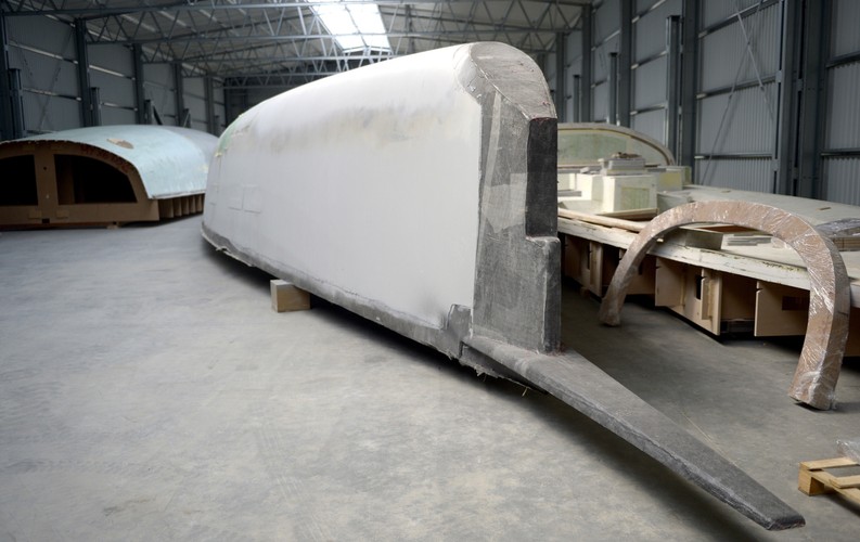 Do wykończenia wnętrz używane są najbardziej wyszukane i egzotyczne materiały, które w razie potrzeby sprowadzane są z najdalszych zakątków globu.

<br><br> fot. (dd/mr) PAP/Darek Delmanowicz