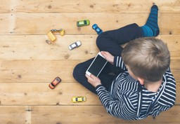 Mali fonoholicy potrzebują pomocy rodziców