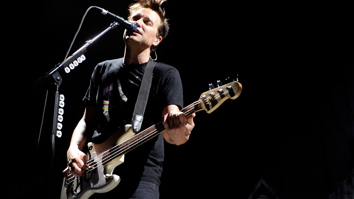 Grupa Blink-182, legenda muzyki pop punkowej, zaprezentowała singiel "Bored To Death". Utwór jest zapowiedzią siódmej studyjnej płyty tria "California". Album ukaże się 1 lipca 2016 roku. Będzie to pierwsze wydawnictwo nagrane z nowym gitarzystą i wokalistą zespołu Mattem Skibą, który zastąpił Toma DeLonge'a w 2015 roku.