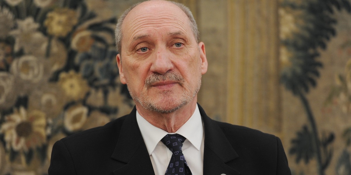 Macierewicz chce wysłać wojsko w rejon wojny?