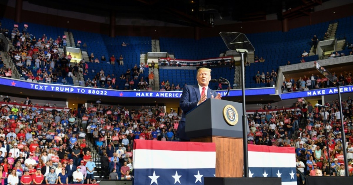 Twitter removes Trump retweet video after Linkin Park complain [ARTICLE]
