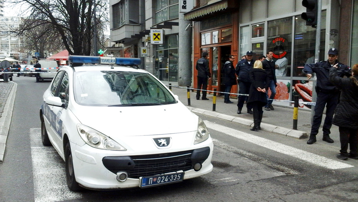 Wybuch w centrum Belgradu w Serbii. Według informacji świadków, w godzinach południowych mężczyzna wszedł do cukierni, poprosił wszystkich o wyjście na zewnątrz, a następnie zdetonował ładunek wybuchowy. Poza samobójcą nikt nie został ranny.