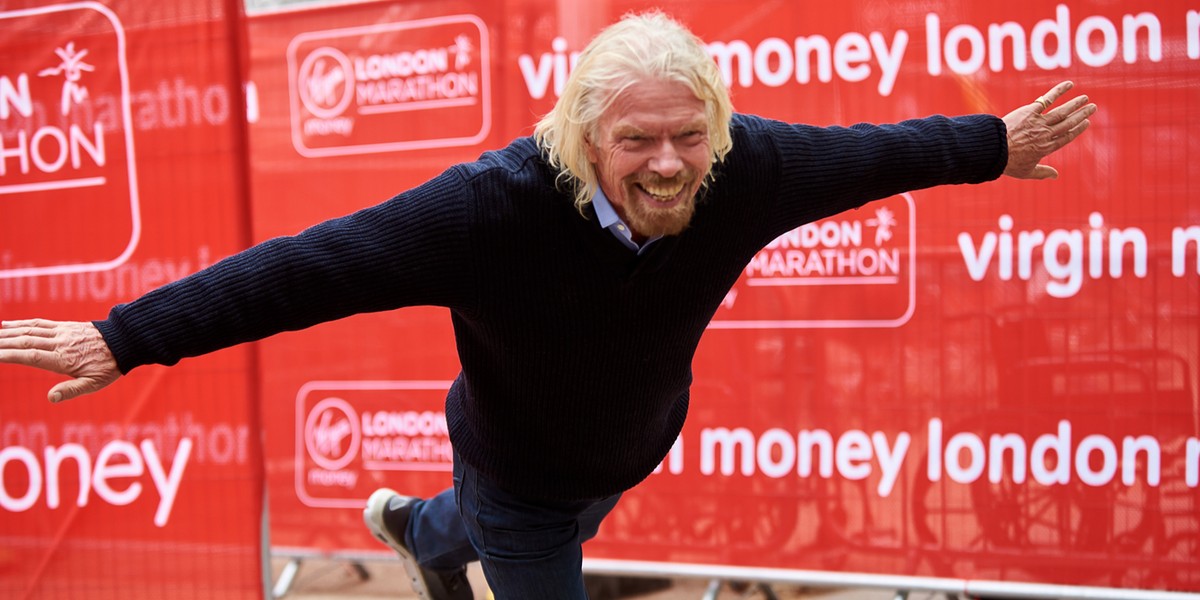 Richard Branson, jak opowiada jeden z jego byłych współpracowników, mógł nie znać pojęć finansowych oczywistych dla absolwentów ekonomii, ale tylko pokazywał wtedy, jak dobrym jest liderem.