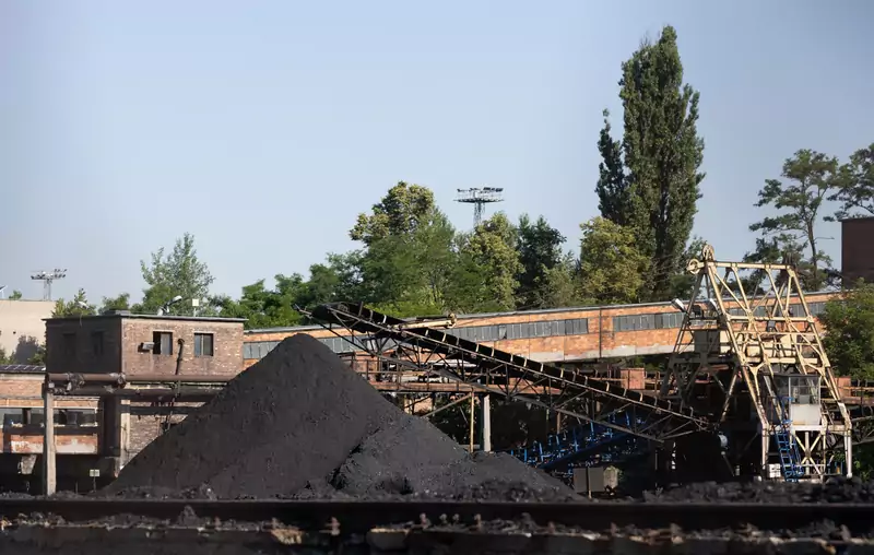 Hałda węgla przy kopalni węgla kamiennego Halemba w Rudzie Śląskiej