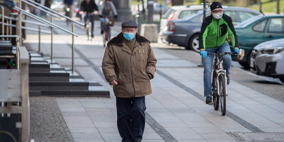 Naukowcy mają ustalić, czy szczepionka przeciw gruźlicy stosowana w Polsce od lat, wzbudza tzw. odpowiedź immunologiczną pozwalającą na zwalczanie zakażeń wirusowych, w tym także SARSCoV-2 w sytuacji pandemii. 