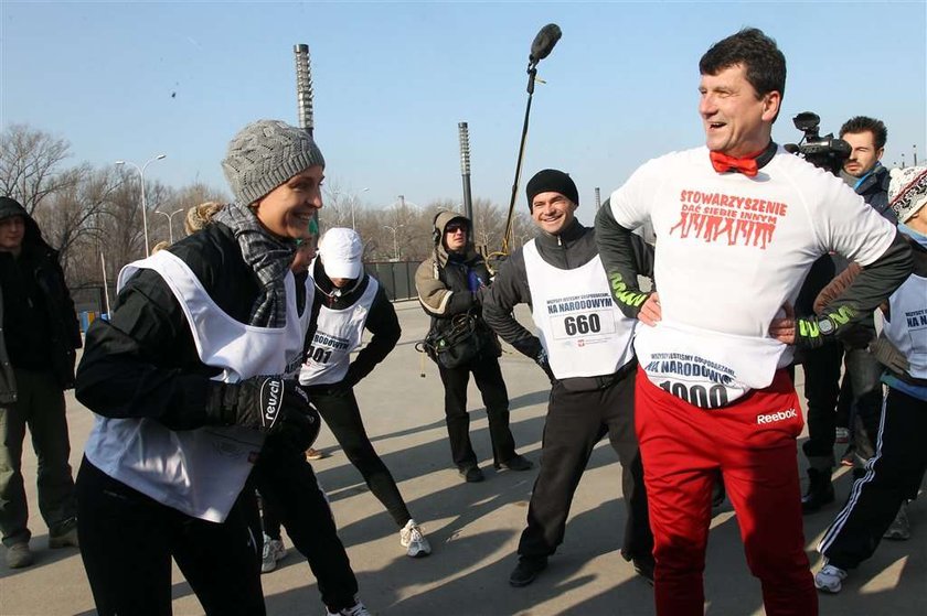 Mucha musi odejść! Dość tego cyrku! FOTY