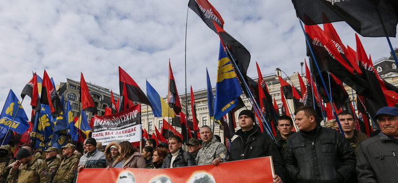 Marsz nacjonalistów przeszedł ulicami Kijowa. Sławili Banderę i UPA. ZDJĘCIA