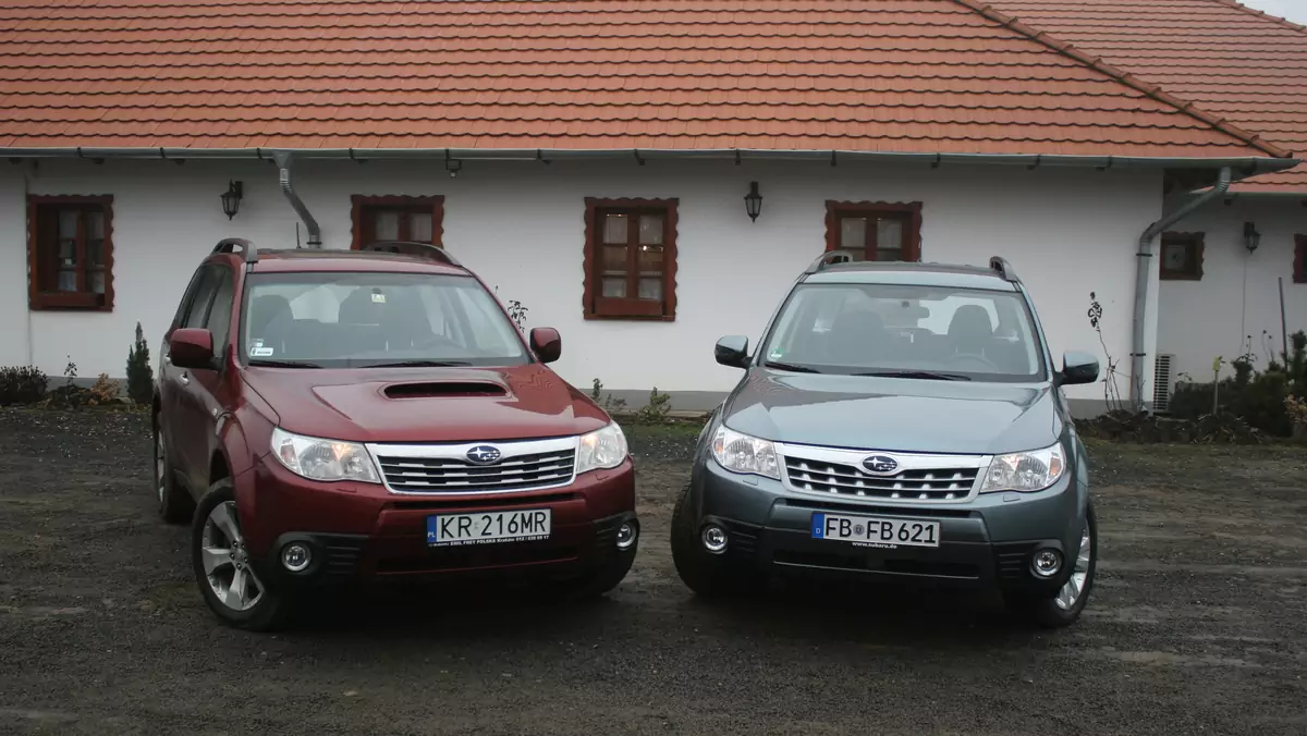 Subaru Forester 2011 (z lewej model 2010)
