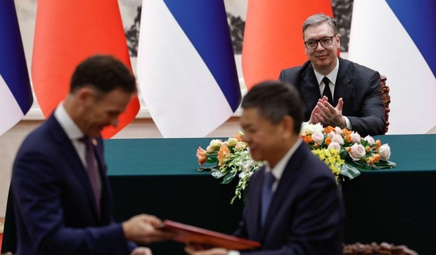 Kineski i srpski zvaničnici potpisali su više od 20 sporazum, među kojima i nekoliko privrednih | Foto: TINGSHU WANG/POOL/EPA/Shutterstock