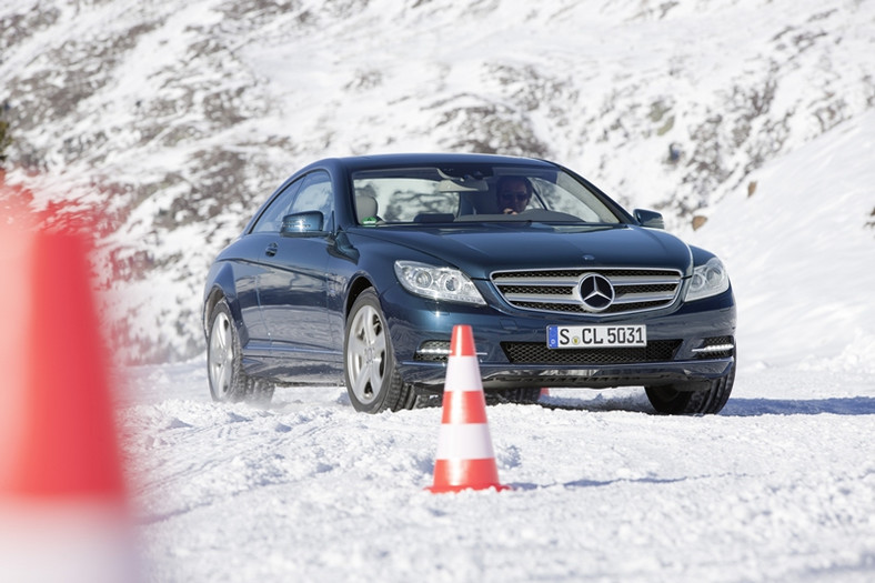 Mercedesy 4x4, duuużo zdjęć, zimą, w ładnej scenerii, ach