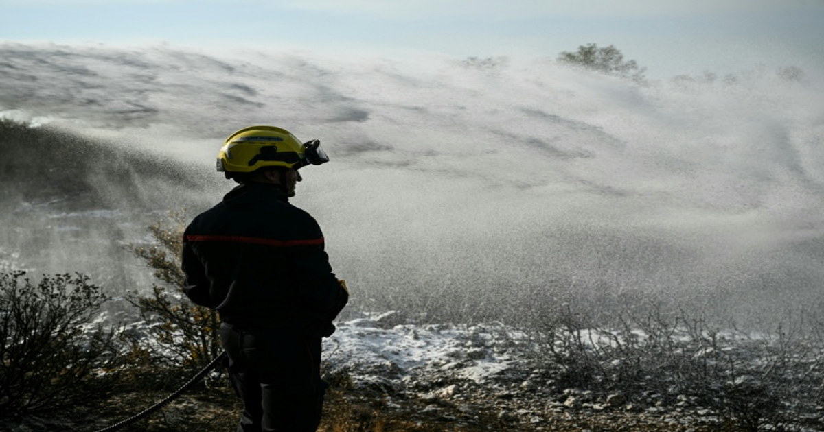 Aude : le feu menace de reprendre avec la canicule