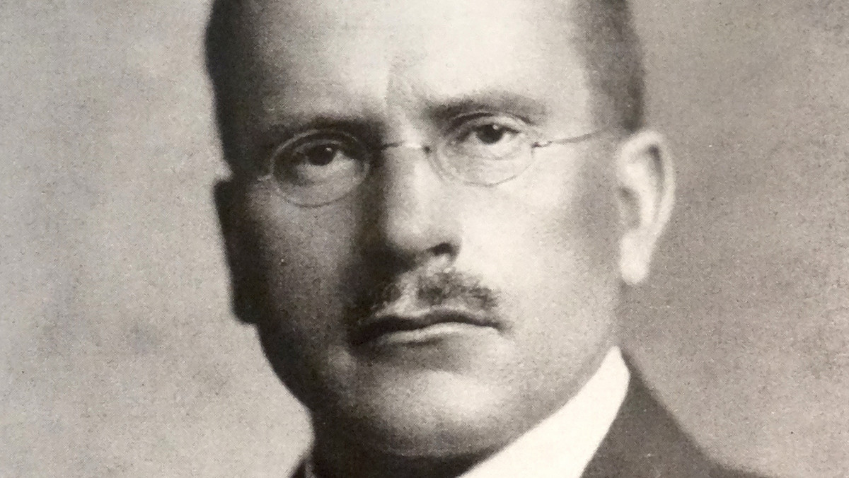 Jung jest jednym z tych psychiatrów i psychologów, którzy przywrócili człowiekowi jego wewnętrzną, duchową tajemnicę, pomijaną przez intelektualną zachłanność nauki. Jego poglądy są oparte na wszechstronnych badaniach i humanistycznej perspektywie analizy "duszy" człowieka.