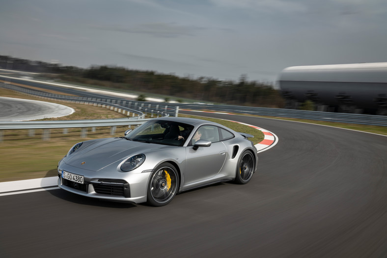 Miejsce 1. miejsce: Porsche 911 Turbo S