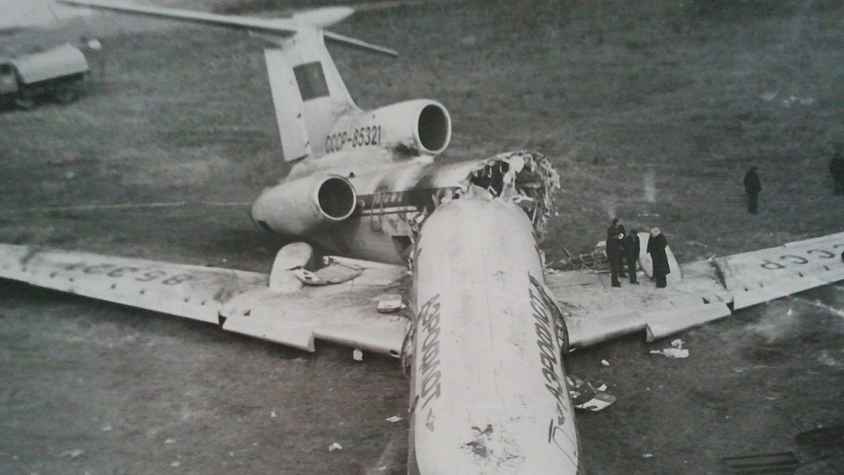"Nie wylądujemy. Odejdź na drugi krąg!". Jak zbyt pewny siebie pilot Tu-154 rozbił samolot [Historia] 