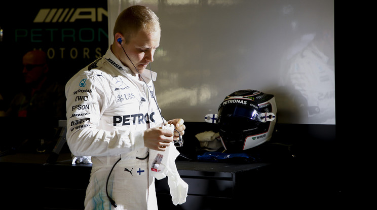 Valtteri Bottas 
szerint Hamilton nem viseli 
el, ha a csapattársa megelőzi /Fotó: AFP