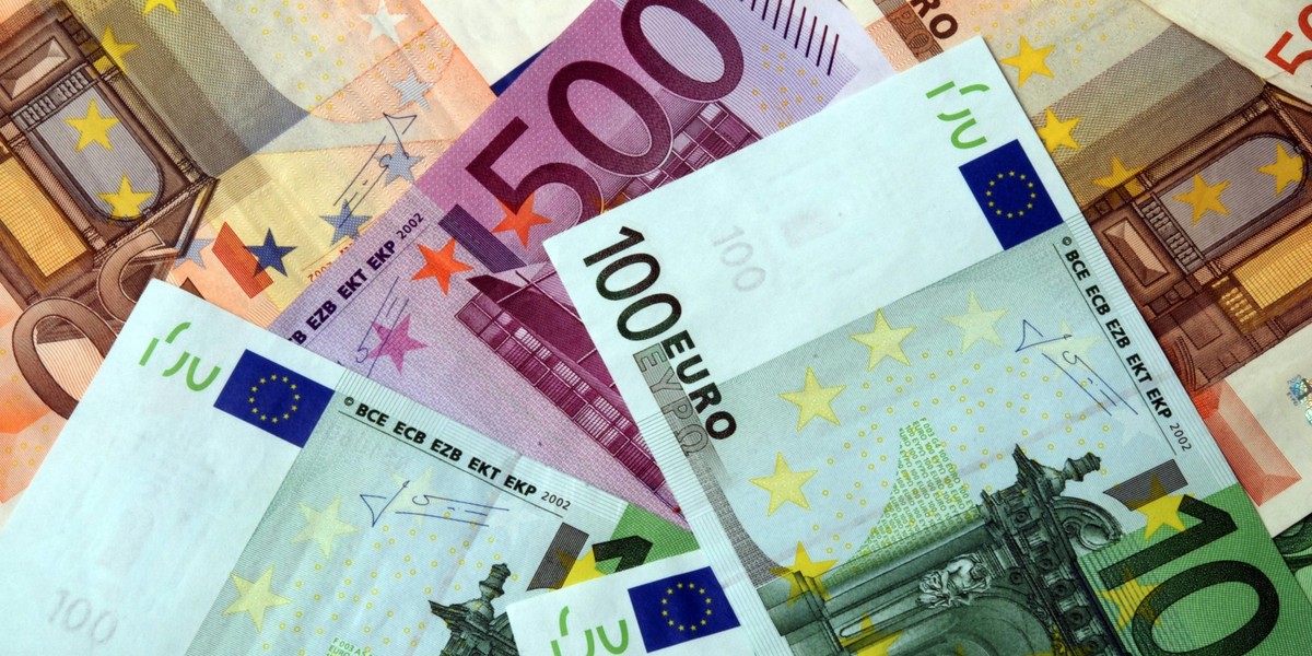 PIENIADZE EURO 