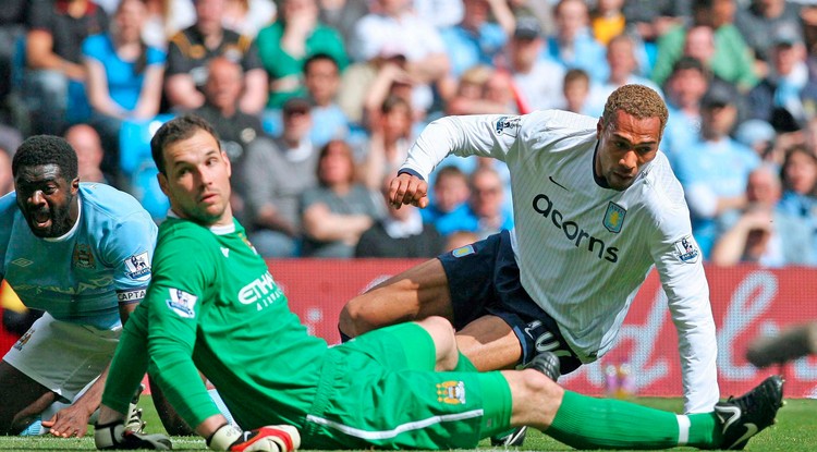 Fülöp Márton 2010. május 1-jén a City of Manchester Stadionban, a Manchester City kapusaként