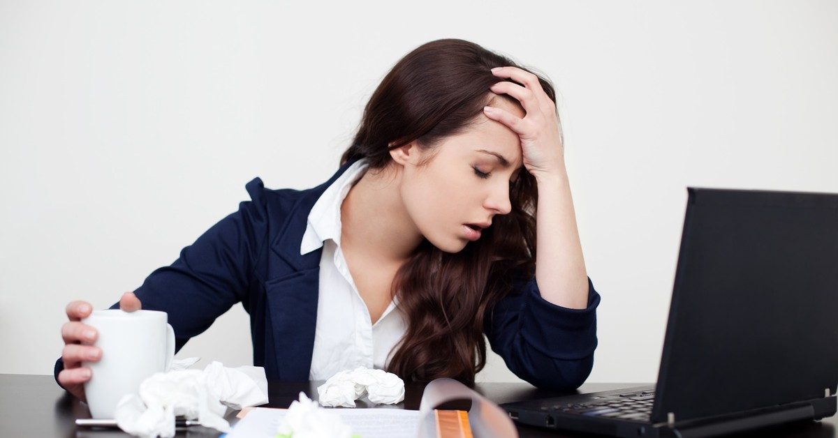 Biorą L4 na weekend i zyskują nawet 300 zł. Komu opłaca się zwolnienie na sobotę i niedzielę? ZUS tłumaczy zasady