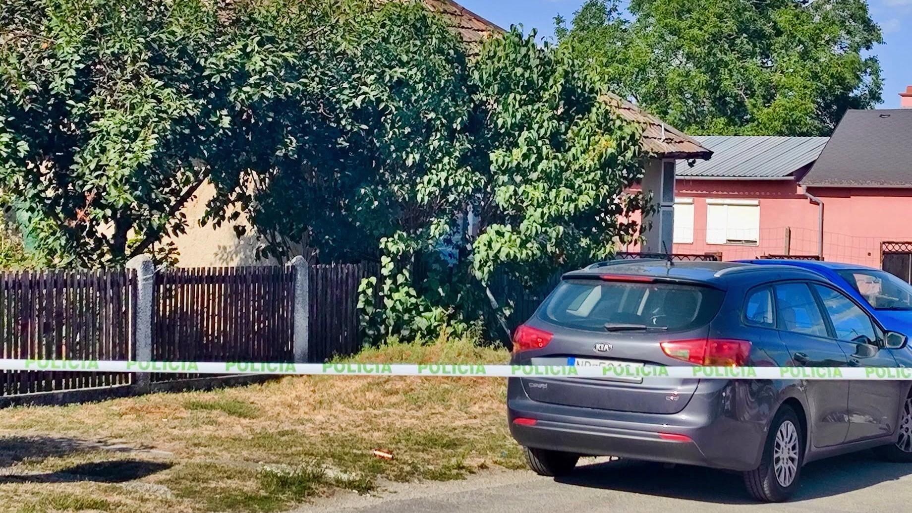 V Bátorových Kosihách po hádke a útoku nožom zomrel muž