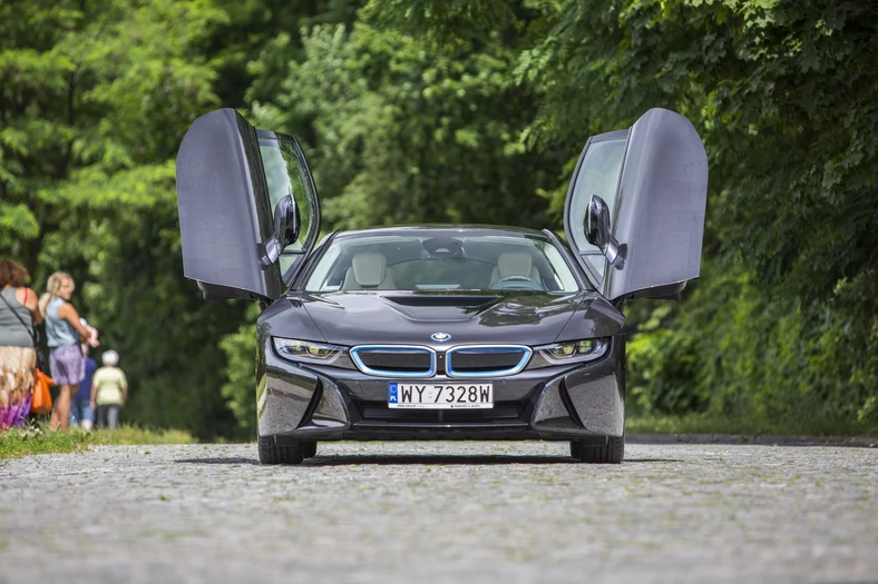 BMW i8