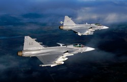 Szwedzi wspierają Ukrainę amunicją i szkoleniami. Co z Gripenami?