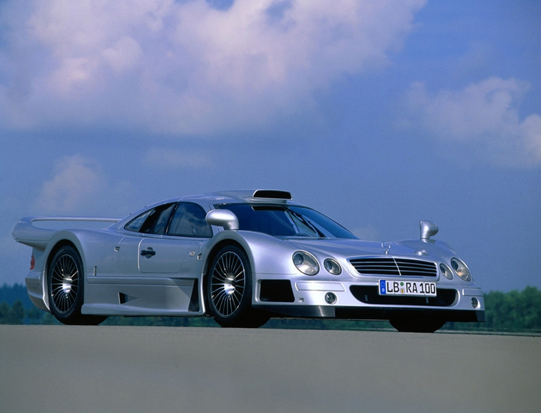 Mercedes CLK GTR – dwie sztuki na sprzedaż