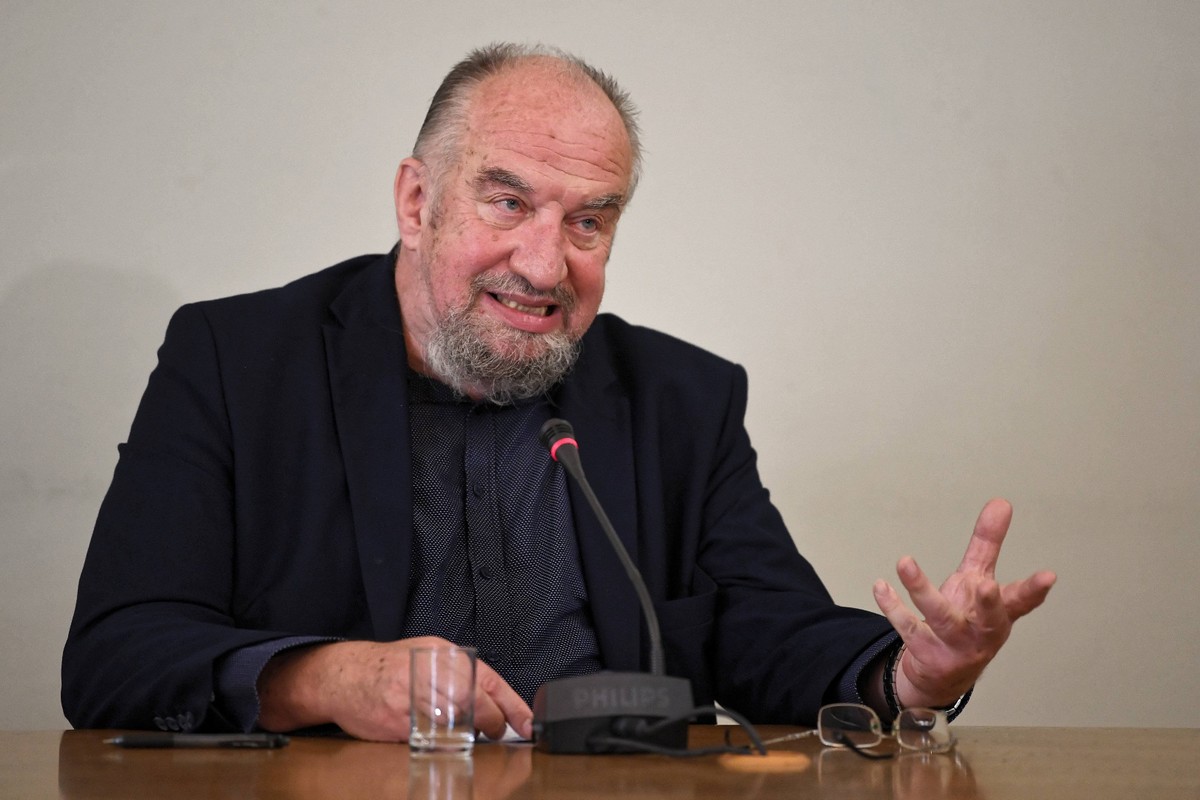 Nie sądzę, aby ktokolwiek miał wpływ na politykę międzynarodową prowadzoną przez pana prezydenta, a w najmniejszym stopniu moja skromna osoba - mówi prof. Witold Modzelewski