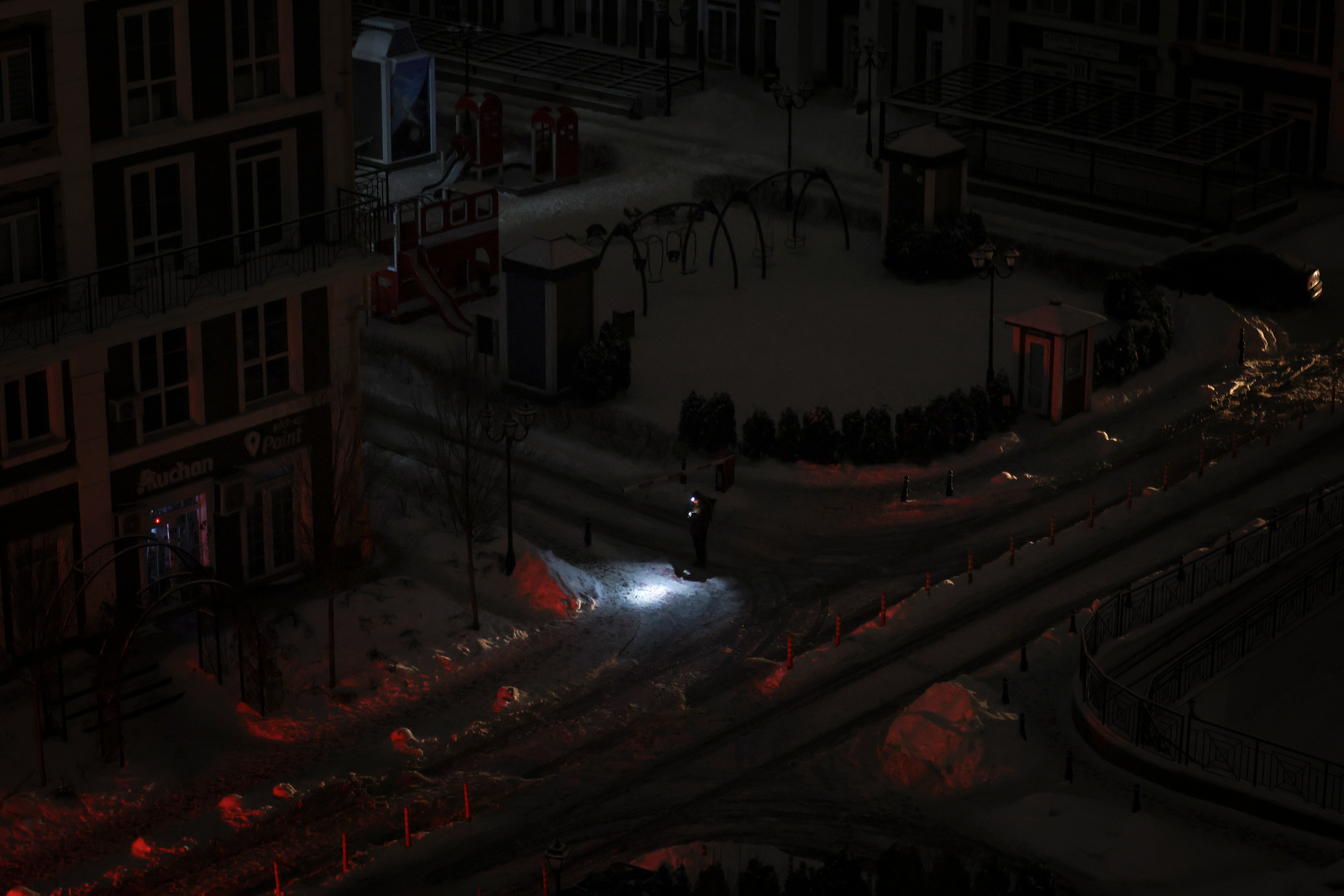 2.600 immeubles supplémentaires privés de chauffage à Kiev après les frappes russes