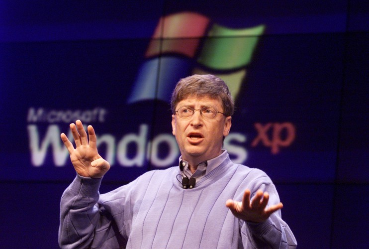 <b>Zmiany kosztują</b>
<br><br>
Zmiana systemu operacyjnego wiąże się niestety z dość sporym wydatkiem. Kupując „pudełkową” wersję Windowsa 7 Home Premium zapłacimy obecnie ok. 630 zł. Alternatywą jest oczywiście wersja OEM (licencję przypisujemy do jednego komputera), która będzie nas kosztować ok. 320 zł. Za BOX-ową wersję Windowsa 8.1 zapłacimy natomiast ok 390 zł. 
<br><br>
W zdecydowanie gorszej sytuacji są użytkownicy, których komputery nie podołają wymaganiom sprzętowym stawianym przez nowe systemy operacyjne. W takim przypadku trzeba więc zdecydować się na zmianę komputera - a to wiąże się już ze sporym wydatkiem.