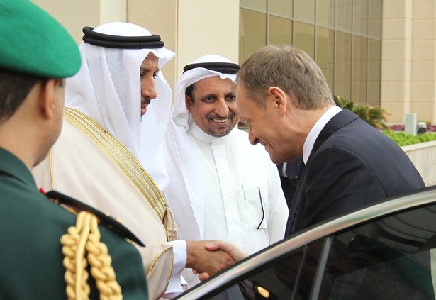 Premier Donald Tusk, książę Saud bin Abdullah bin Thenayan Al-Saud oraz wiceszef SABIC Mohammed Al - Mady