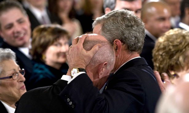 George Bush żegna się...