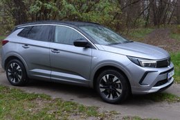 Opel Grandland 1.6 300 KM Plug-in – dobry SUV, ale nie dla każdego