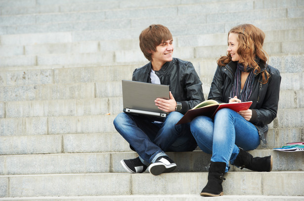 Student przywiązany do uczelni jak chłop do ziemi