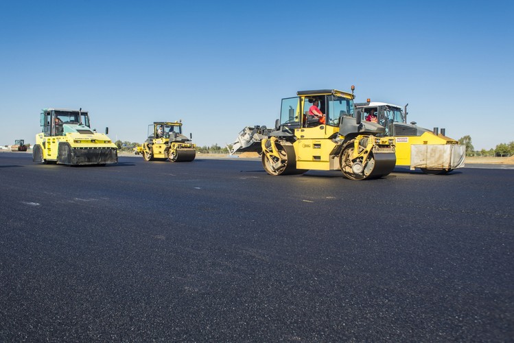 Powodem zamknięcia poznańskiego lotniska jest remont drogi startowej. Pierwsze prace miały miejsce już w kwietniu, jednak w tym czasie lotnisko funkcjonowało normalnie. <br><br> (bj/mr) PAP/Bartosz Jankowski