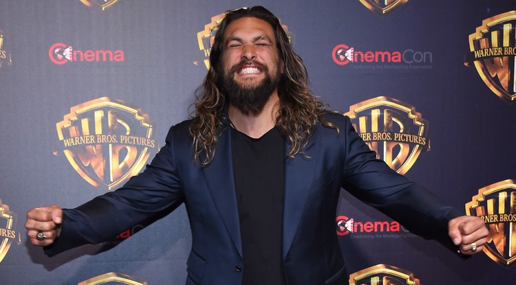 Imádjuk! Ahogy Jason Momoa trollkodik, úgy nem trollkodik senki más - Bevállalnátok egy páros fotózást vele?