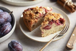 Nemački KOLAČ OD ŠLJIVA I BADEMA je savršenstvo koje se topi u ustima: Napravićete ga već sutra i istog dana pojesti