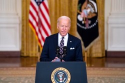 Biden: Rosja wystąpiła przeciwko Ukrainie, ogłaszam pierwszą transzę sankcji