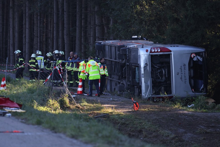 Autobus pun putnika se prevrnuo kod Buhloea
