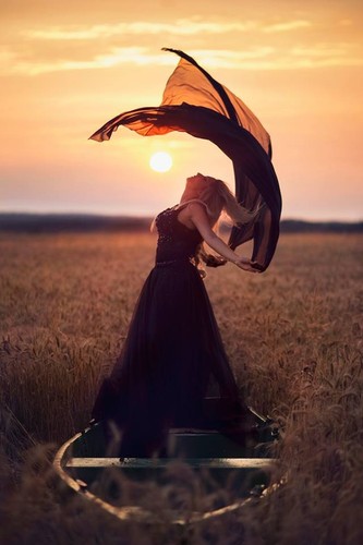 Cleo w nastrojowym klipie do piosenki 'Sztorm'