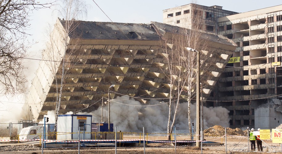 Wyburzanie kompleksu Akademickiego Centrum Medycznego w Zabrzu, zwanego powszechnie Szpitalem Religi