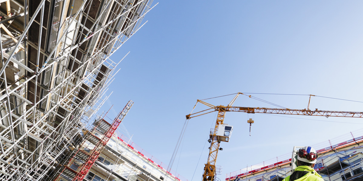 GUS podał najnowsze dane o produkcji budowlano-montażowej, a także mieszkaniach, których budowę rozpoczęto w czerwcu. 