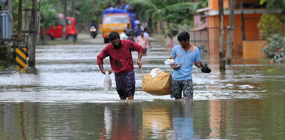 Powódź w Indiach. Szesnaście ofiar, 140 tysięcy ewakuowanych