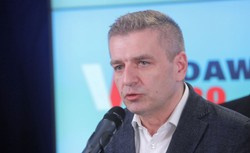 "Kroi mi się serce...". Arłukowicz o DPS-ach: Rozmawiałem o tym ze swoimi dziećmi, zapadła cisza