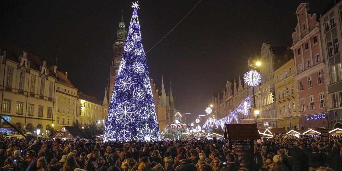 Zapalenie światełek na choince na wrocławskim Rynku